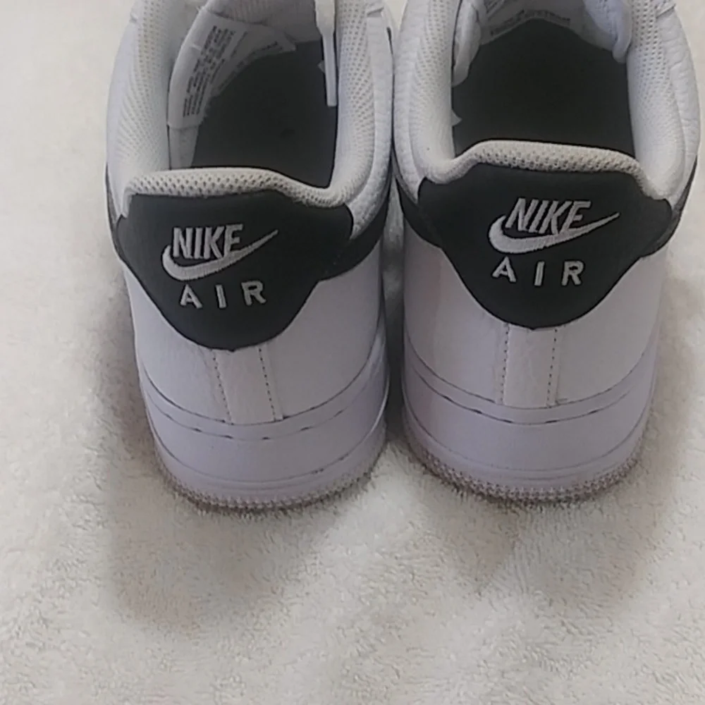 Pre- owned Men Nike Air Force 1 Size 9